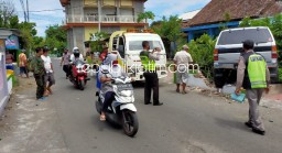 Diduga Sopir Ngantuk, Terrano Tabrak Motor Beat Guru Dilarikan Rumah Sakit