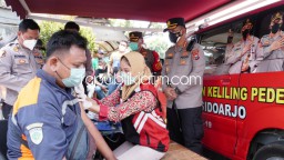Nakes Polresta Sidoarjo Genjot Vaksinasi Pedesaan dan Edukasi Prokes di Porong