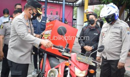 Minimalisir Kerumunan Saat Animo Warga Tinggi, Nakes Polresta Sidoarjo Buka Posko Siaga Vaksin 24 Jam di TPI