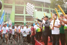 Bupati Sidoarjo Berangkatkan 7.000 Peserta Gowes Nusantara 2019