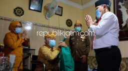 Hari Pahlawan, Pj Bupati Sidoarjo Jenguk Veteran yang Tengah Sakit