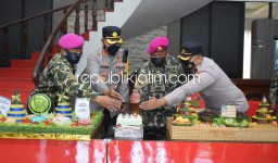 HUT Korp Marinir ke 76, Kapolresta Sidoarjo Beri Kejutan Brigif 2 Marinir