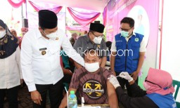 Komunitas Emak - Emak di Sidoarjo Pun Peduli Penanganan Covid-19 dengan Menggelar Vaksinasi 500 Dosis