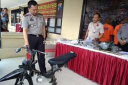 Jual Onderdil Motor Curian Lewat FB, Dua Bocah di Ponorogo Dibui