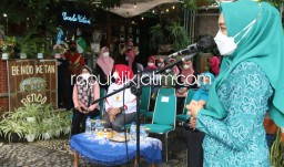 Ning Sasha Promosikan Kampung Literasi Tebel Lewat Lomba Lukis Cat Tong Bekas