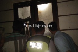 Ditinggal ke Masjid, Korsleting Rumah Warga Ponorogo Terbakar