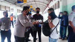 Jelang Nataru, Kapolresta Sidoarjo Cek Penerapan Prokes dan PeduliLindungi di Terminal Bungurasih