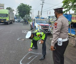 Hendak Belok Kanan di Pertigaan Tugu Pancasila, Pengendara Motor Asal Sukodono Tewas Ditabrak Arek Prambon