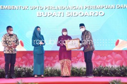 Terima Penghargaan Gubernur Jatim, Ini Strategi Bupati Sidoarjo Tangkal Kekerasan Terhadap Perempuan dan Anak