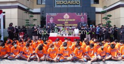 Tutup Tahun 2021, Polresta Sidoarjo Musnahkan Ribuan Barang Bukti Narkoba dan Miras