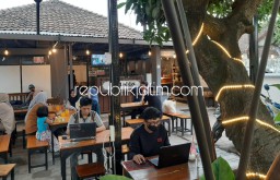 Ini Suguhan Warkop In di Kraton Krian, Ngopi Telung Ewu Bisa Nikmati Free Wifi Berkecepatan 100 Mbps