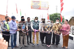 Uri-Uri Budaya, Warga Segorotambak Gelar Festival Tumpeng Ruwat Desa Sekaligus Resmikan Jembatan Penghubung