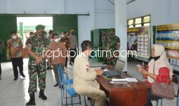 20.000 Warga Ponorogo Terima Bantuan Tunai Pemulihan Ekonomi yang Disalurkan TNI