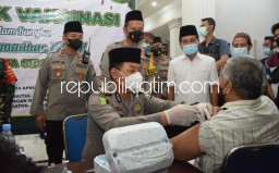 Mulai Lansia Hingga yang Muda, Warga Parengan Krian Serbu Gerai Vaksinasi Booster Polresta Sidoarjo