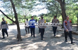 Libur Lebaran, Kapolresta Sidoarjo Konsisten Himbau Pengunjung Wisata Bahari Tlocor di Jabon Patuhi Prokes