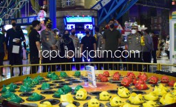 Akhir Pekan Libur Lebaran 2022, Kapolresta Sidoarjo Cek Penerapan Protokol Kesehatan di Mal dan Wahana Bermain