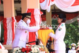 Ditandai Sirine dan Bedug, Bupati Sidoarjo Pimpin Upacara Detik-detik Kemerdekaan RI ke 77