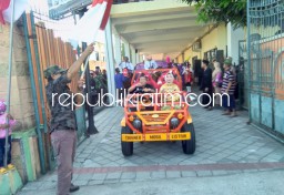 Ribuan Siswa SMK YPM 8 Sidoarjo Meriahkan HUT RI ke 77 dengan Fashion Show Baju Adat dan Karnaval Keliling Kampung