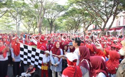Tebar Shalawat Sambil Jalan Sehat, Gus Muhdlor Ajak Ibu-Ibu Sidoarjo Gabung Komunitas Muslimah MSB
