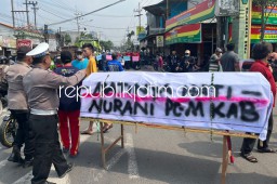 Dituding Memicu Pencemaran Lingkungan, Warga Ngelom Desak Penutupan Pasar Unggas Taman
