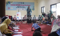 Sambang Sekolah Orang Tua Hebat, Ning Sasha Pesan Jangan Sampai Anak Mencari Kasih Sayang Diluar Rumah