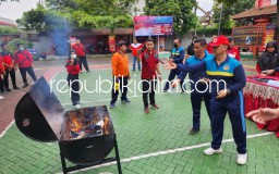 Tim Satops Rupbasan Musnahkan Barang Bukti Elektronik Hasil Penggeledahan Lapas dan Rutan