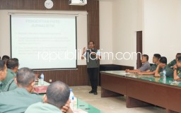 Korem 084/Bhaskara Jaya Gandeng PWI Sidoarjo Beri Pelatihan Jurnalistik Bagi Pendim dan Penrem