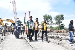 Optimis Selesai Tepat Waktu, Gus Muhdlor Pantau Perkembangan Proyek Flyover Aloha Sidoarjo