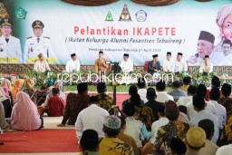 Saat Pelantikan IKAPETE Sidoarjo, Gus Muhdlor Motivasi Santri Agar Bisa Jadi Presiden dan Wakil Presiden