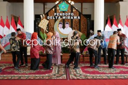 Bupati dan Wabup Sidoarjo Halal Bihalal dengan Ribuan ASN dan Guru Sidoarjo Seharian Penuh di Pendopo Delta Wibawa