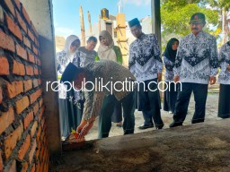 Dr Tirto Adi : Gedung PGRI Harus Dijadikan Pusat Kegiatan Peningkatan Skill dan Kompetensi Guru di Sidoarjo