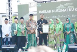 HUT Muslimat NU ke 77 Pecahkan Rekor MURI Makan Kupang Lontong Sidoarjo Bersama Ribuan Jamaah