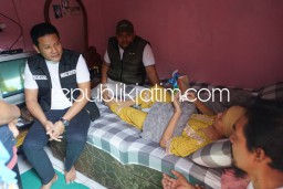 Wabup Sidoarjo Sidak Warga Penderita Tumor Asal Tanggul Wonoayu, Usahakan Pengobatannya di RSUD Sidoarjo