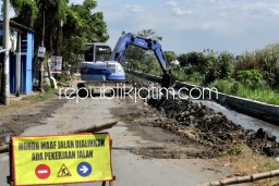 Gus Muhdlor Kebut Proyek Betonisasi Sembilan Ruas Jalan Penghubung Antar Desa di Sidoarjo