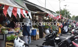 Merasa Nyaman Dipindah di Sisi Barat, Ratusan Pedagang Pasar Larangan Ucapkan Terima Kasih Atas Penataan Disperindag Sidoarjo