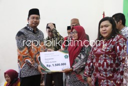 Giliran Tenaga Kesehatan dan Kader Kesehatan Kecamatan Waru Mendapat Rapelan Insentif