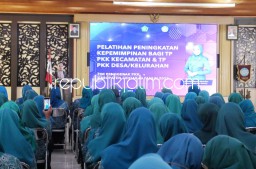 Tingkatkan Kualitas Kepemimpinan, Ning Sasha Gembleng 300 Kader PKK Sidoarjo