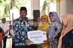 Terima Insentif dan Honor, Ratusan Nakes dan Kader Kesehatan di Porong Wajahnya Berseri - Seri