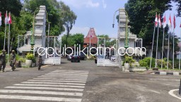 Ini Tanggapan DLHK Pemkab Sidoarjo Atas Aksi Protes Pengelola TPS Buang Sampah di Depan Pendopo