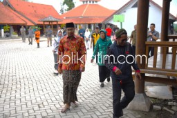 Tinjau Pemicu Banjir di SMPN 2 Tanggulangin Lamban Surut, Gus Muhdlor Maksimalkan Sumur Pompa