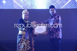 Gus Muhdlor Terima Penghargaan Pelaksana Operasi Pemberantasan BKC Terbaik 2023