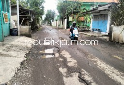 Jalan Rusak Berat Gemurung - Tebel Dikeluhkan Warga, Dipastikan Gus Muhdlor Dibeton Tahun 2024 Ini