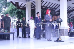 Diguyur Hujan, Pemkab Sidoarjo Tetap Semangat Gelar Upacara Peringatan Hari Otonomi Daerah Ke XXVIII