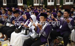 Ratusan CJH Sidoarjo Kloter Terakhir Diberangkatkan Menuju Tanah Suci Makkah