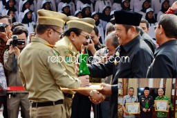 Bupati Sidoarjo Raih Penghargaan Pembina K3 dari Menaker