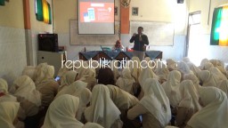 Ratusan Siswa Siswi MTs YPM 1 Wonoayu Belajar Tangkal Hoaks