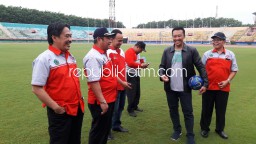 Bupati Sidoarjo Pameri Menpora Kondisi Stadion Delta