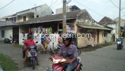 PDP Yang Diringkus Densus 88 Seorang Penjual Roti Keliling