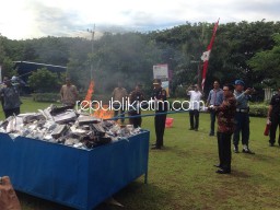 Kanwil DJBC Jatim I Bakar Illegal Rokok Seharga Rp 9,72 Miliar