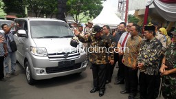 Bupati Serahkan 344 Mobil Desa, Minta Plat Tak Diganti